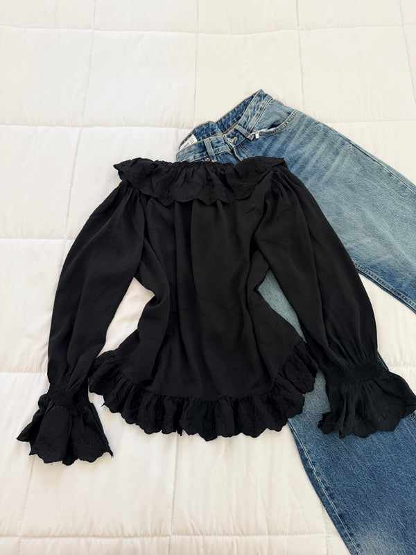 Ruffle embroidery top